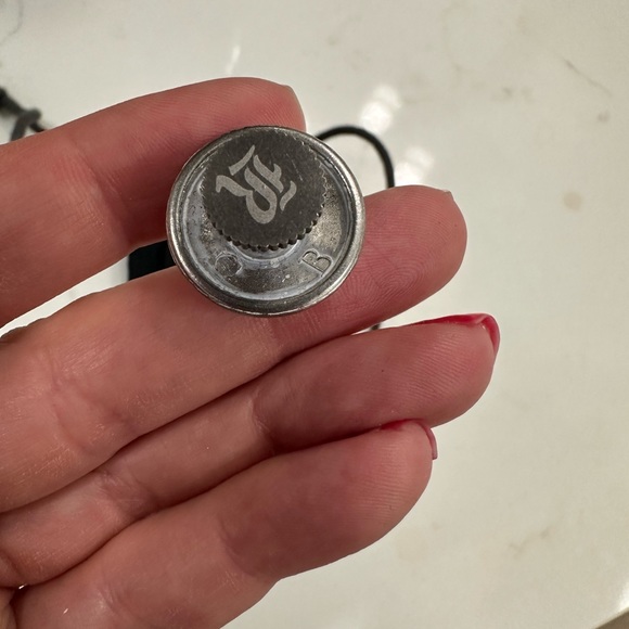 Rock revival jeans replacement button - Picture 3 of 4